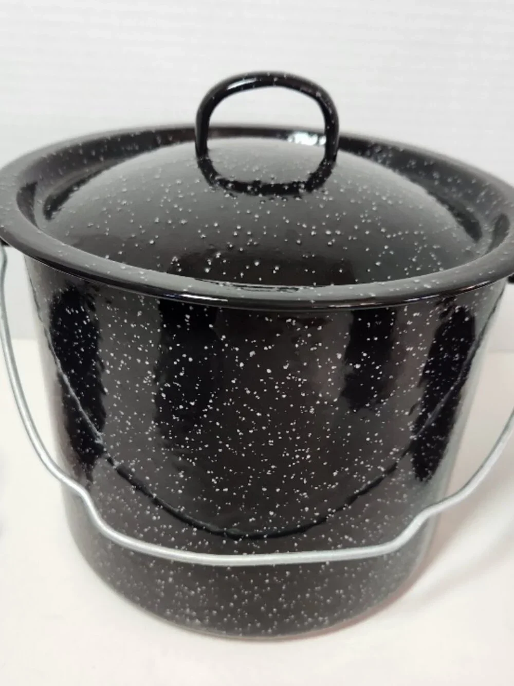 Swallow Brand Black Enamel Kettle w/handle & 4 Enamel Mugs